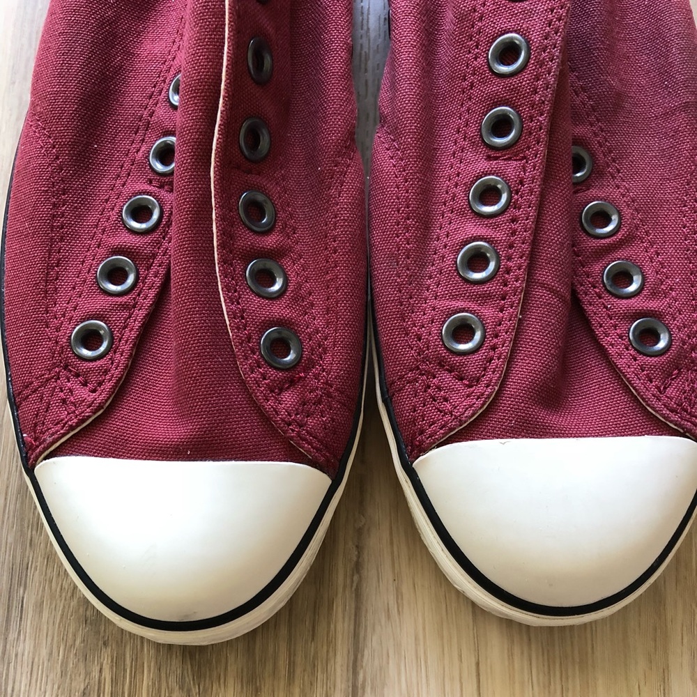 Great shape Converse  size 10 Red.